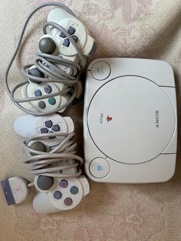 playstation 5 в баку: PlayStation 1 nostalji 2 pult işlənmiş vəziyyətdə kolleksiya üçün