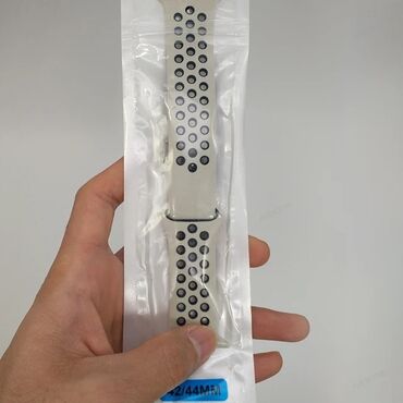 браслет резинка: Дышащий спортивный силиконовый ремешок для умных часов резиновый