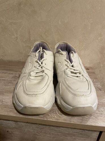 Krasofkalar və idman ayaqqabıları: Gündelik geyim, yüngül qaçış/gəzinti, uzunmüddətli rahatlıq üçün — 6