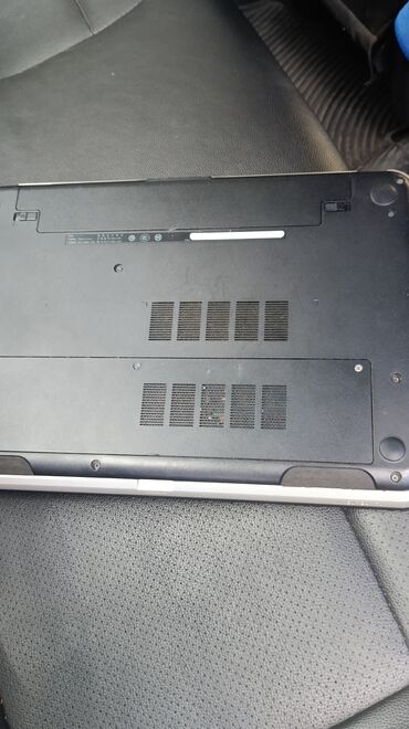 Masaüstü kompüterlər və iş stansiyaları: Dell Vostro 2521 noutbuku Xüsusiyyətlər: - Model: Dell Vostro 2521