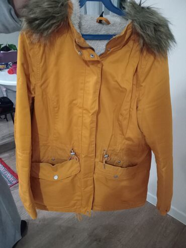 мужское зимнее пальто с капюшоном: Женская верхняя одежда — 2 позиции. 1) Парка H&M Divided