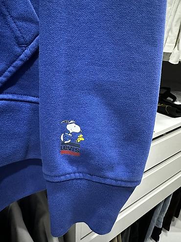 nike tech flece: Продаю толстовку levis, из коллекции peanuts. Состояние хорошее — 3