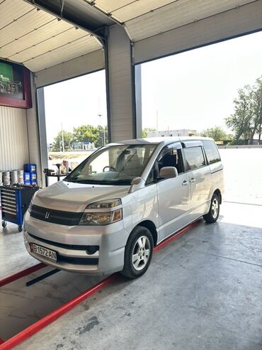 срочно продаю в связи с переездом: Toyota Noah: 2005 г., 2 л, Автоматические, Бензин, Минивэн
