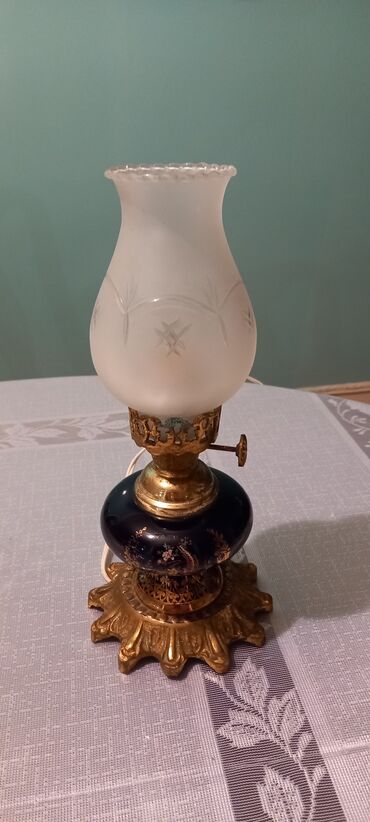 Stol lampaları: Lampa şəklində naçnik.50 manat