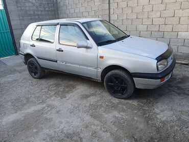 алмашам пассатка: Volkswagen Golf: 1993 г., 1.6 л, Механика, Бензин, Хетчбек