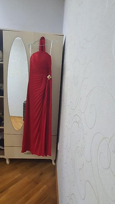 Qırmızı axşam/gecə libası - Uzun, axıcı siluet - Strapless üst hissə