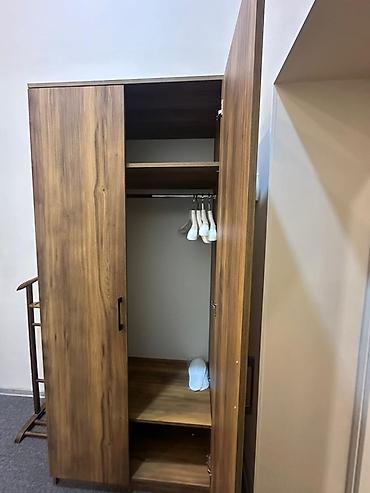 Otaqların günlük kirayəsi: Satılır. 12 otaq üçün mebel komplekti (televizor və kondisioner daxil — 4