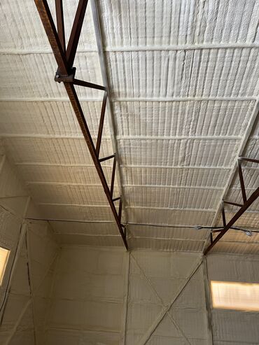 Другие изоляционные материалы: Утепление пенополиуретаном для кровли. Этот материал образует плотный — 9