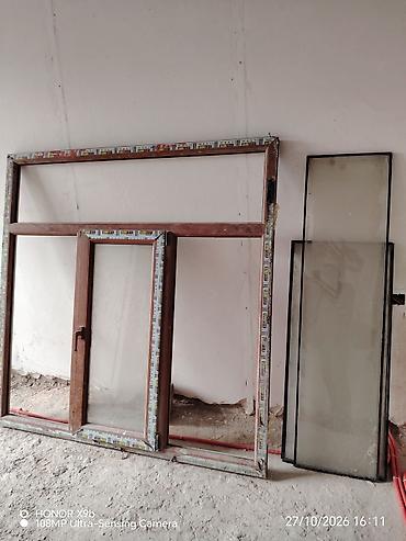 pendir mayasi: 4 pəncərə 2 balkon qapısı pəncərə ilə birlikdə birdə zalın 3m 260 qapı — 4