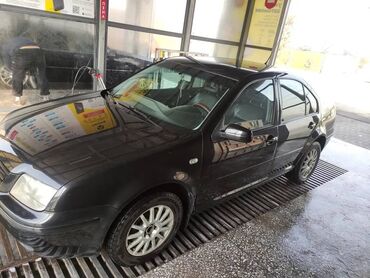 Volkswagen: Volkswagen Bora: 2001 г., 2 л, Автомат, Бензин, Седан