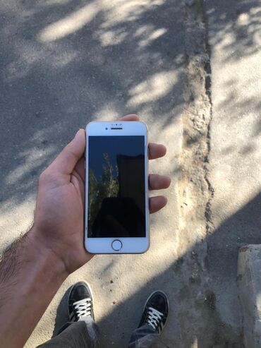 Apple iPhone: IPhone 8, Qızılı, Barmaq izi — 2