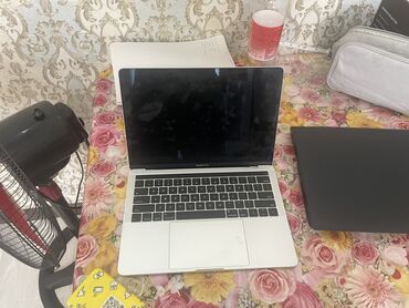 коврик для ноутбука: Ноутбук, Apple, 16 ГБ ОЗУ, Intel Core i5, 13.3 ", Б/у, Для несложных задач, память SSD