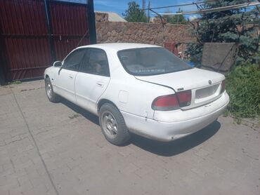 машина шкода: Mazda 626: 1992 г., 2 л, Механика, Бензин, Седан
