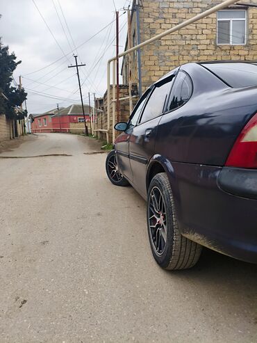Opel: Opel Vectra: 1.8 l | 1996 il 530000 km Sedan — 6