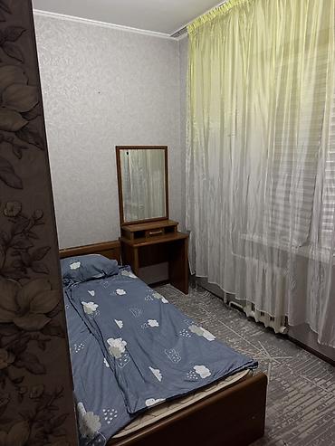 сдаю студию квартиру: 1 комната, 11 мкр Собственник, Семейным, от 6 месяцев, С мебелью полностью — 10