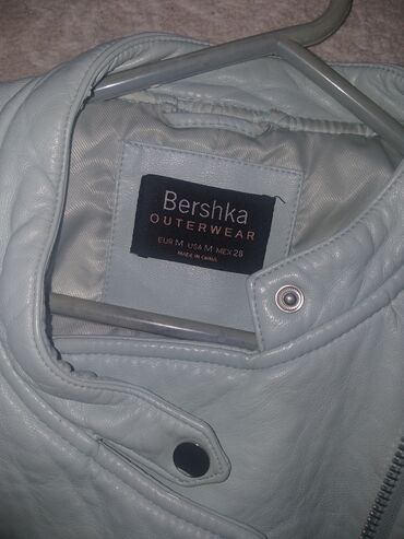 куртка женская bershka: Кожаная куртка, M (EU 38)