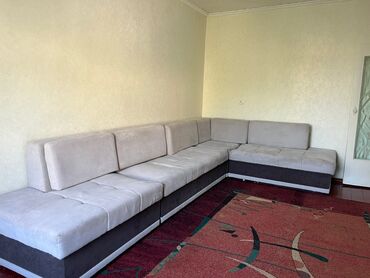 диван мягкая мебель: Угловой диван, цвет - Серебристый, Б/у