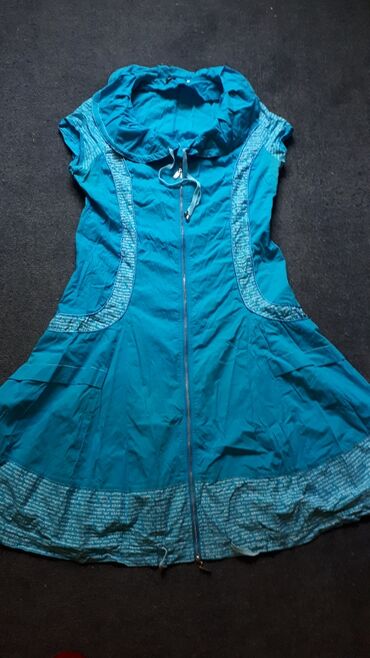 платье ниже колен: Платье,размер 46-48,длина ниже колен,на замке,с карманами,отличное