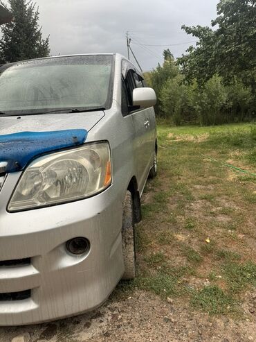 русификация авто: Toyota Voxy: 2003 г., 2 л, Автоматические, Бензин, Минивэн