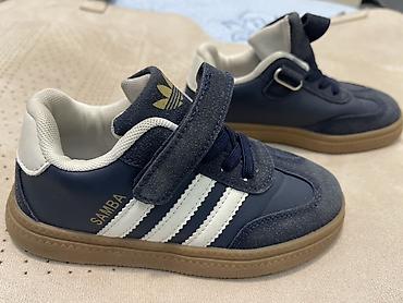 винтаж одежда: Детские кроссовки в стиле Adidas Samba - Размер: 31 (маркировка на — 1