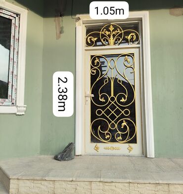 dəmir barmaqlıq: Giriş qapıları