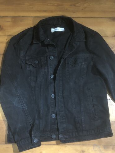 джинсовая куртка новый: Куртка M (EU 38), цвет - Черный