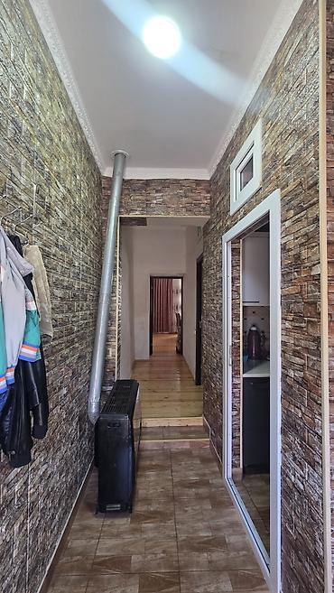 lokbatanda ev satisi: 2 otaqlı heyet evi. Çıxarış. destatiy kruqa yaxın,asvalt qapıya kimi — 7