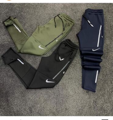 Trenerke: Cena 2300 dinara 
Mokra likra 
Veličine S M L XL XXL — 11