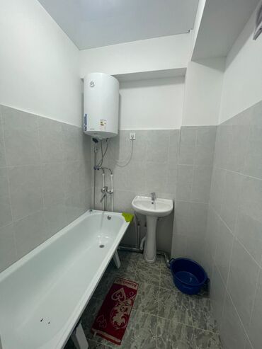 Долгосрочная аренда квартир: 3 комнаты, С мебелью частично — 9