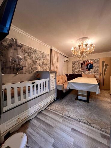 qadın canta: Bakı, Yasamal, 2 otaqlı, Köhnə tikili, m. Elmlər Akademiyası, 45 kv. m