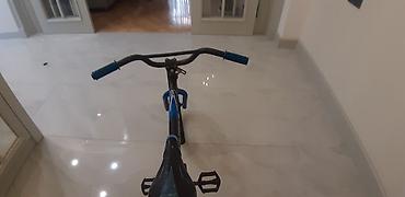 İdman velosipedləri: Uşaq velosipedi – BMX üslubunda - Rəng: qara–mavi, sükan ucları mavi — 3
