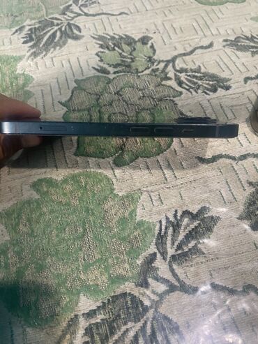 Apple iPhone: IPhone 13, Б/у, 128 ГБ, Синий, Зарядное устройство, Защитное стекло, Чехол, 72 % — 3