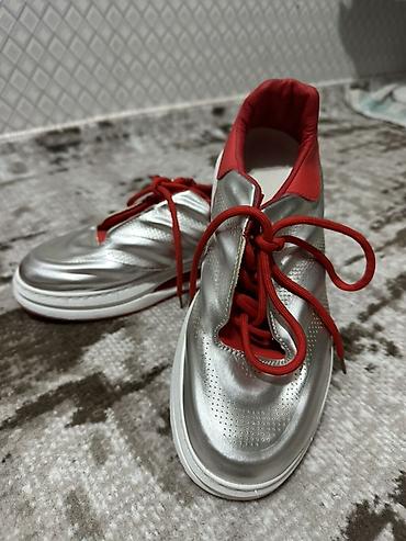 Krasofkalar və idman ayaqqabıları: Maştağadadır Çox az istifadə olunub İçində tam təzəsi də var — 1