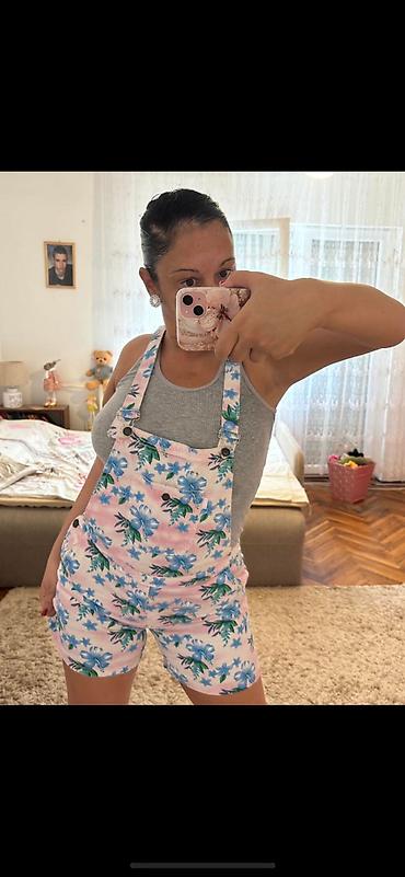 pull and bear sandale: Potpuno Terranova ocuvane tregerice, kratke, prolecne, letnje, naravno — 1