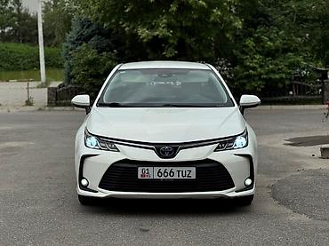 Toyota Corolla: 2021 г., 1.8 л, Гибрид, Седан