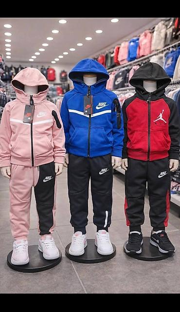 Komplet trenerke: Deciji komoleti 14 
Cena 3000 din — 2