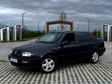вольксваген гольф 3: Volkswagen Vento: 1993 г., 1.8 л, Механика, Бензин, Седан