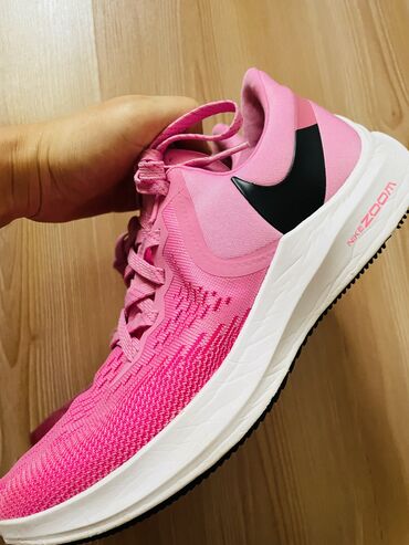 кроссовки nike zoom vomero 5: Продаются Кроссовки Nike zoom, найк зуум, женские, 39 размера, б/у