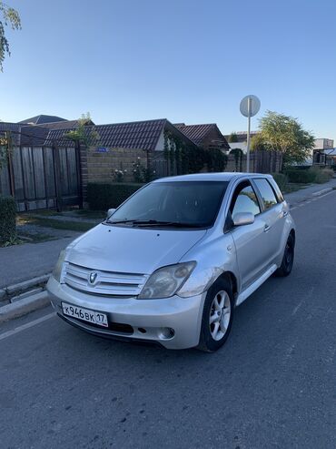 Toyota: Toyota ist: 2002 г., 1.5 л, Автомат, Бензин, Хэтчбэк