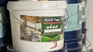 черный орех: Банка акрилового лака Nuuri Paint. Подходит для внутренних и наружных