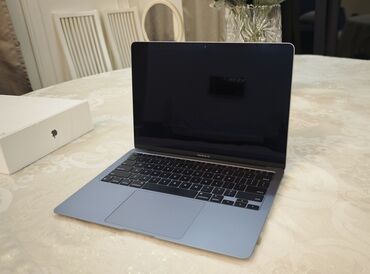 Digər noutbuklar və netbuklar: İşlənmiş Apple MacBook, 13.3 ", Apple M1, 256 GB, Ünvandan götürmə