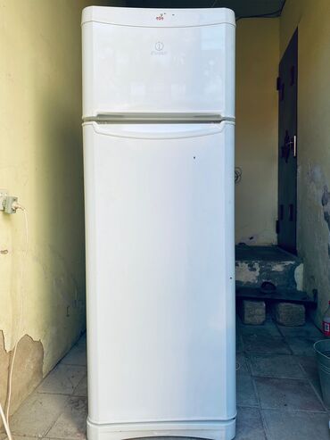 Mətbəx kombaynları və doğrayıcıları: İşlənmiş 2 qapılı Indesit Soyuducu Satılır, rəng - Ağ