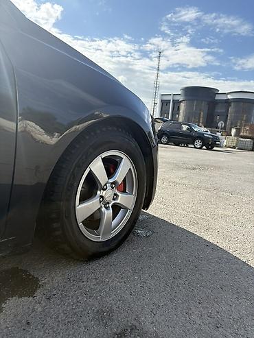 tra: Chevrolet Cruze: 1.4 l | 2013 il 297549 km Sedan — 5