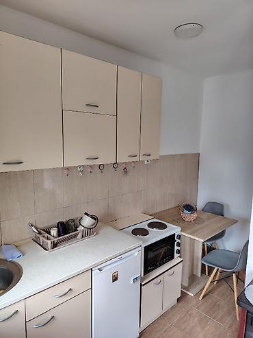 Kuća na dan: Jednosoban prizemni apartman/kućica sa dvorištem u samo centru grada u — 5