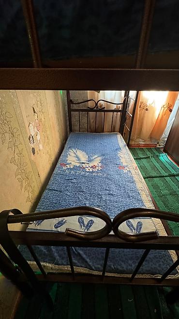 Uşaq mebeli: 2 qatlı yataq, kravat. Ailə istifadə edib. Hələdə möhkəm vəziyəttədir — 3