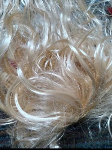 Perike i klipse: Prodajem periku za razne svečanosti,da mašnicamamože i za novu — 3