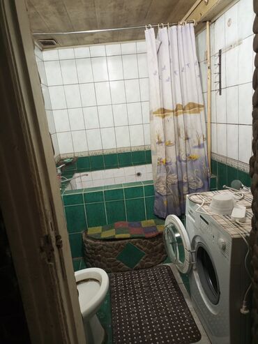 долгосрочная аренда домов ош: 130 м², 5 комнат, Сарай, Подвал, погреб, Забор, огорожен