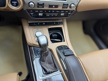 Lexus: Lexus ES: 2017 г., 2.5 л, Гибрид, Седан — 18