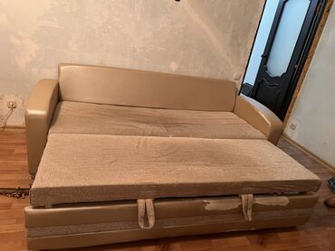 Прямые диваны: Раскладной диван-кровать с механизмом выкатного типа. Бесплатно за
