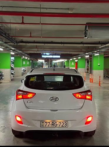 i30: Hyundai i30: 1.4 l | 2015 il Hetçbek — 10